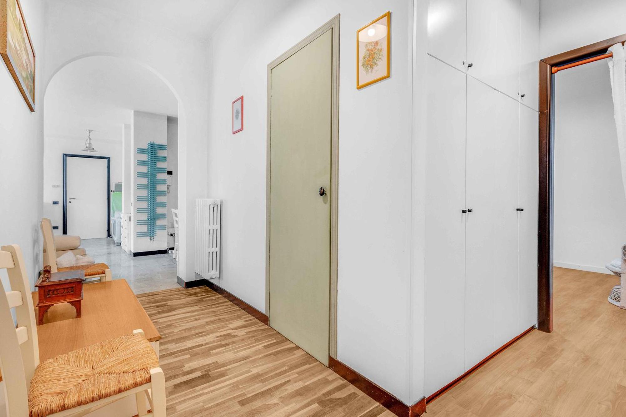 Ampia Dimora A Salo Con Parcheggio E Giardinoアパートメント エクステリア 写真